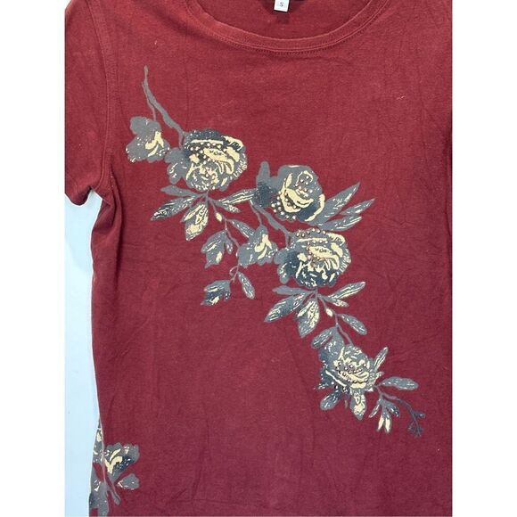 CAbi Burgundy Floral Rhinestone Short Sleeve T-Shirt Size Small - Picture 2 of 7